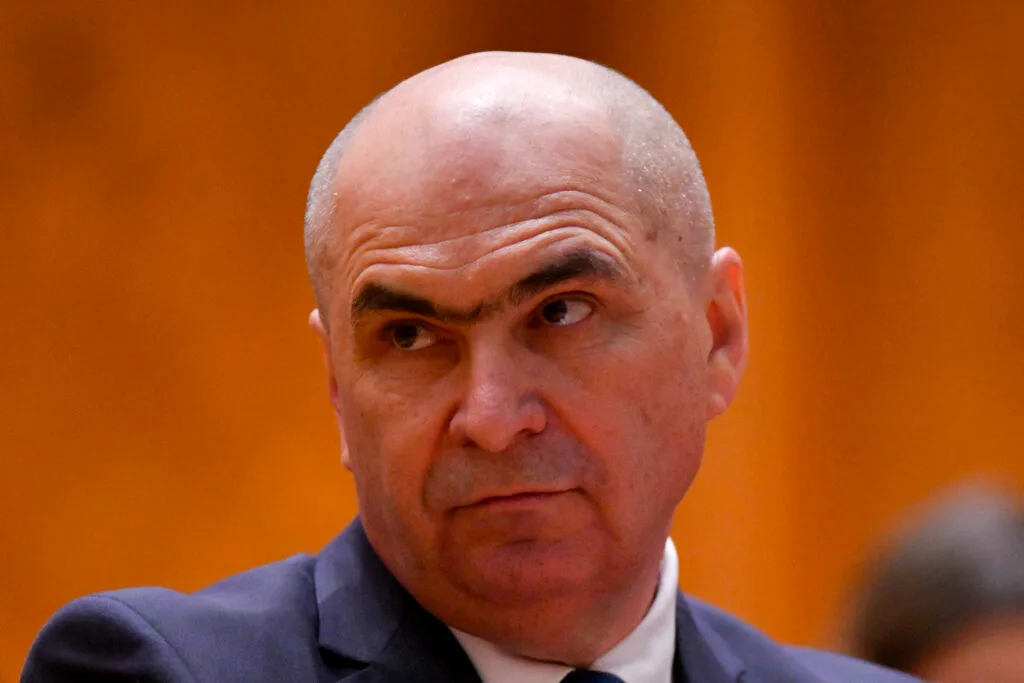 Ilie Bolojan discutând despre finanțarea serviciilor publice esențiale.