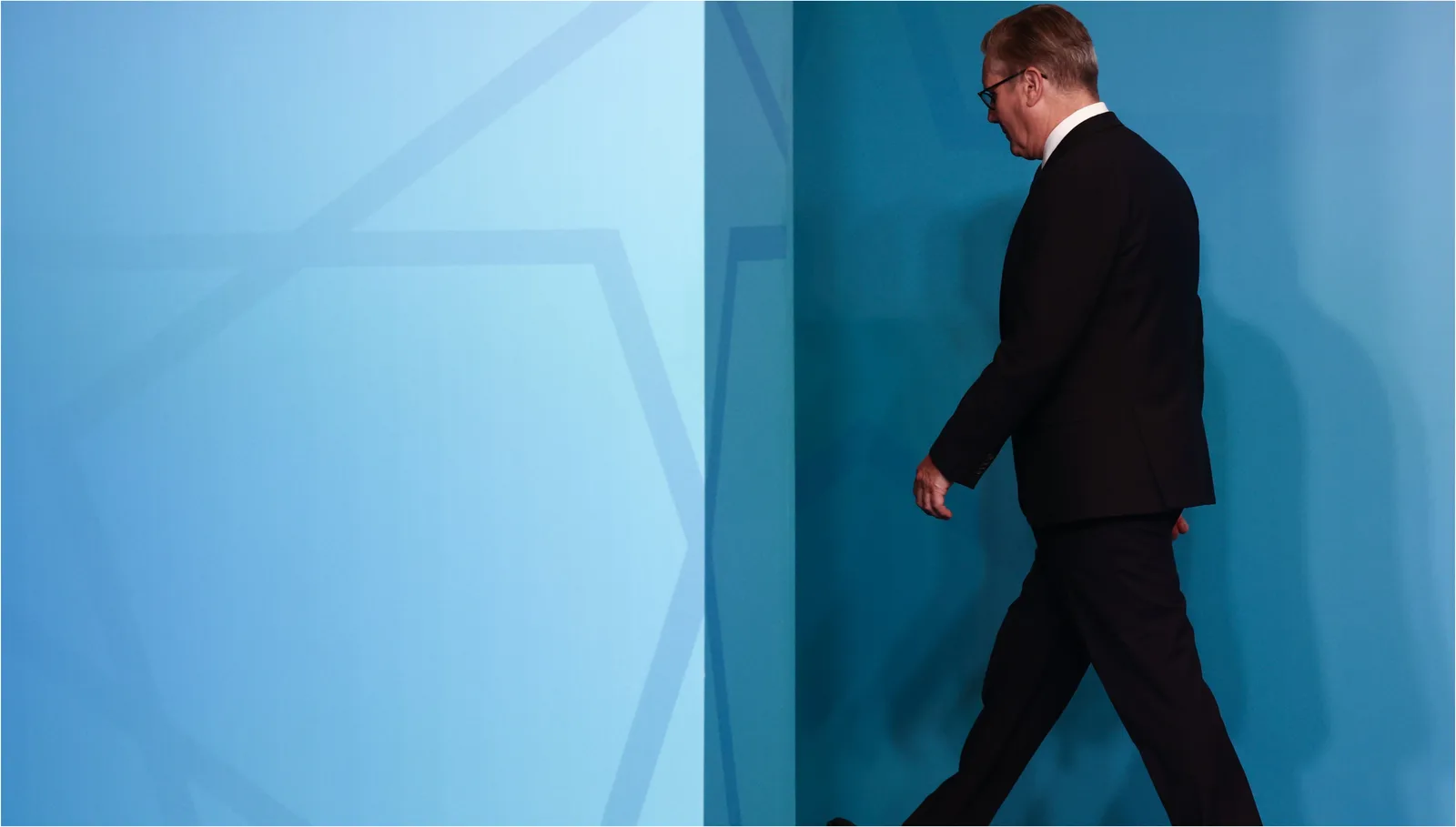 Keir Starmer părăsește scena, pregătindu-se pentru tranziția de leadership.