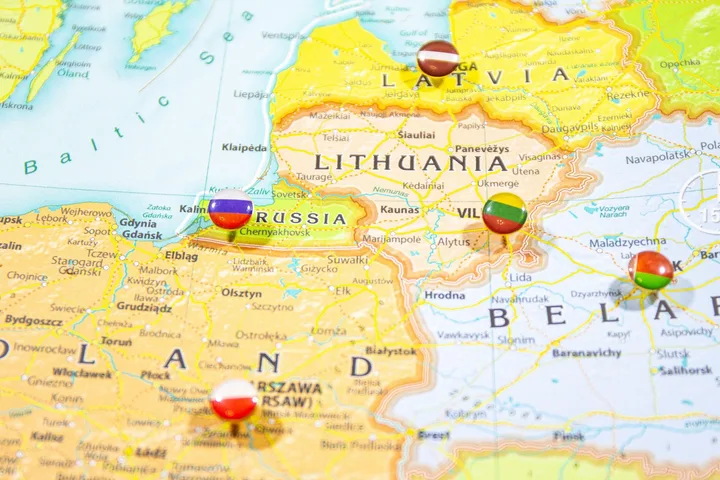 Harta regiunii Kaliningrad, evidențiind poziția sa strategică în Europa.