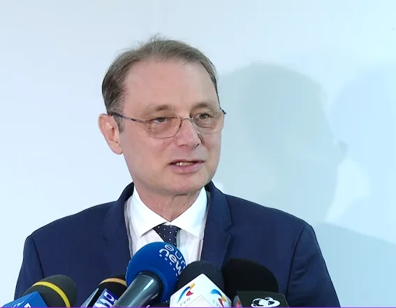 Luca Niculescu discută despre negocierile pentru formarea guvernului.