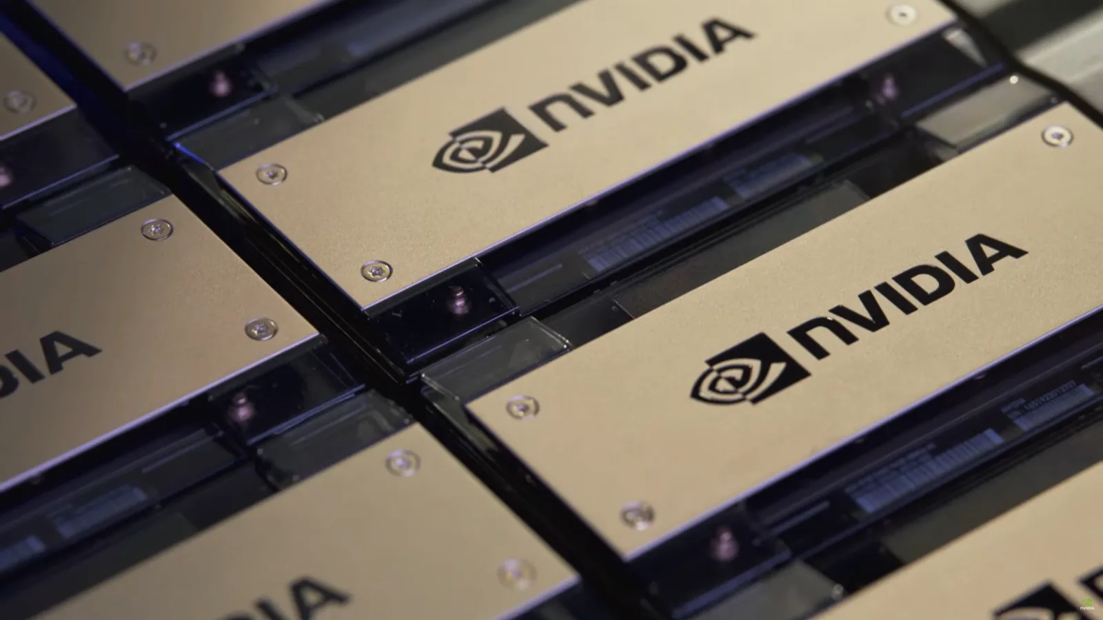 Cipuri Nvidia H200 pregătite pentru export în China, sub reglementări stricte.