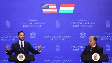JD Vance și Viktor Orban la o conferință de presă în Budapesta.