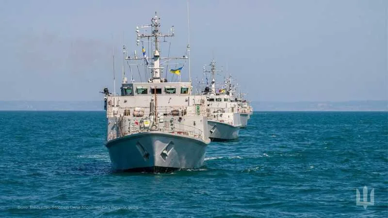 Nave ucrainene în exerciții de contramăsuri anti-mine pe Marea Neagră.