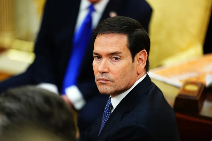 Marco Rubio discutând despre incidentele maritime legate de livrările de petrol.