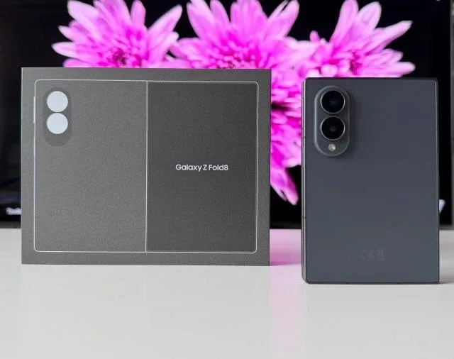 Samsung și Apple domină livrările globale de smartphone-uri în 2026.