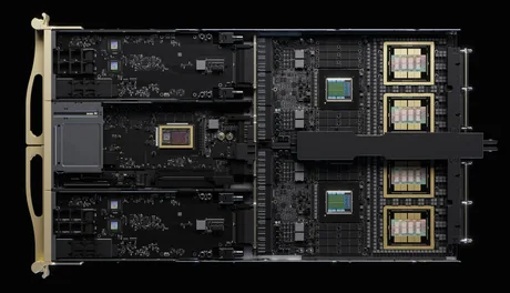 Configurație avansată de GPU-uri pentru supercomputere eficiente și puternice.