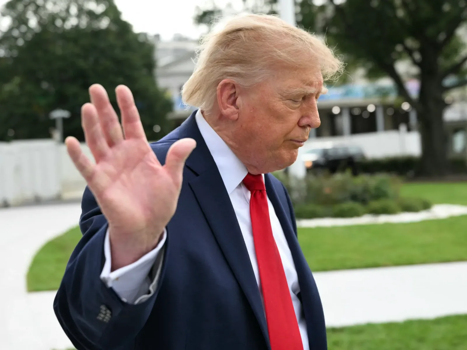 Donald Trump refuză propunerea Iranului pentru armistițiu și redeschiderea strâmtorii.