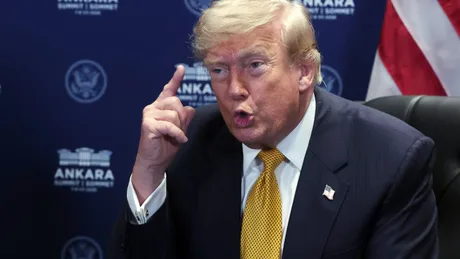 Donald Trump discută despre rambursarea ajutoarelor militare pentru Ucraina.