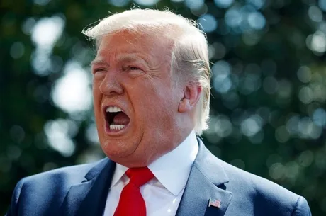 Donald Trump vorbește despre relațiile internaționale și tensiunile din Orientul Mijlociu.