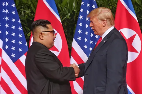 Întâlnirea dintre liderii nord-coreeni și americani la summitul din 2018.