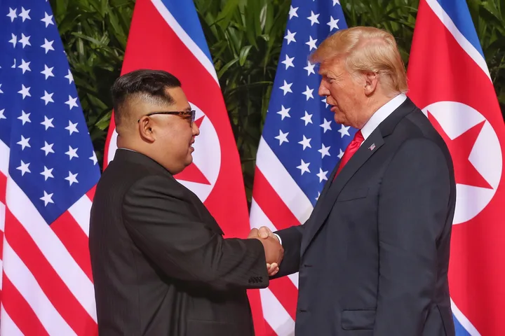 Întâlnirea dintre liderii nord-coreeni și americani la summitul din 2018.