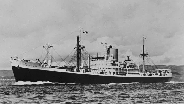 Nava SS Cotopaxi navigând pe mare, în anii 1920.