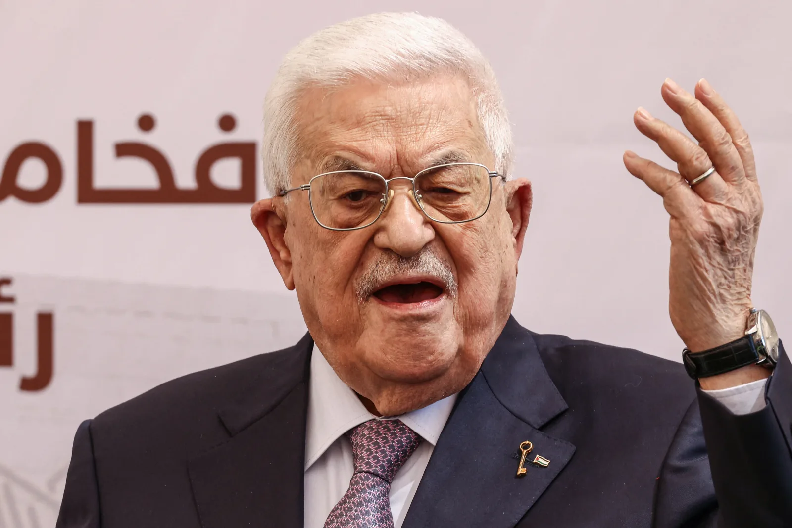 Mahmoud Abbas anunță amânarea alegerilor palestiniene pentru 2027 din motive de securitate.