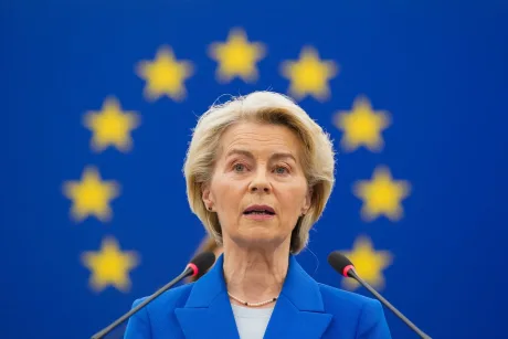 Ursula von der Leyen vorbește despre reglementarea rețelelor sociale.