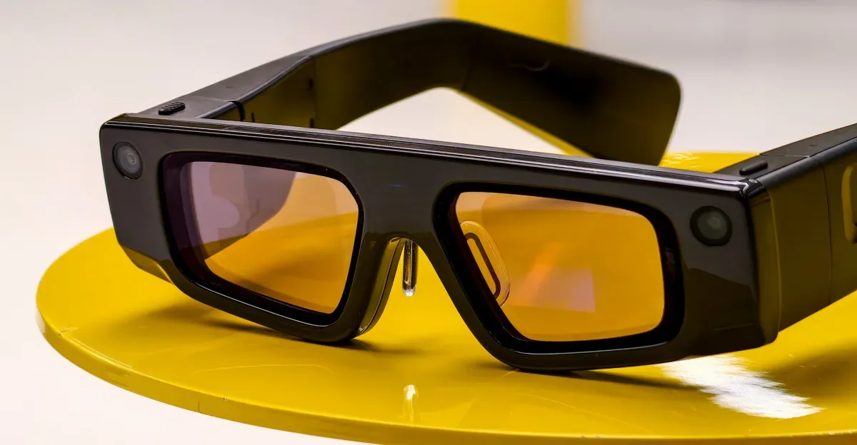 Ochelari AR cu design modern, pregătiți pentru integrarea tehnologiilor avansate.