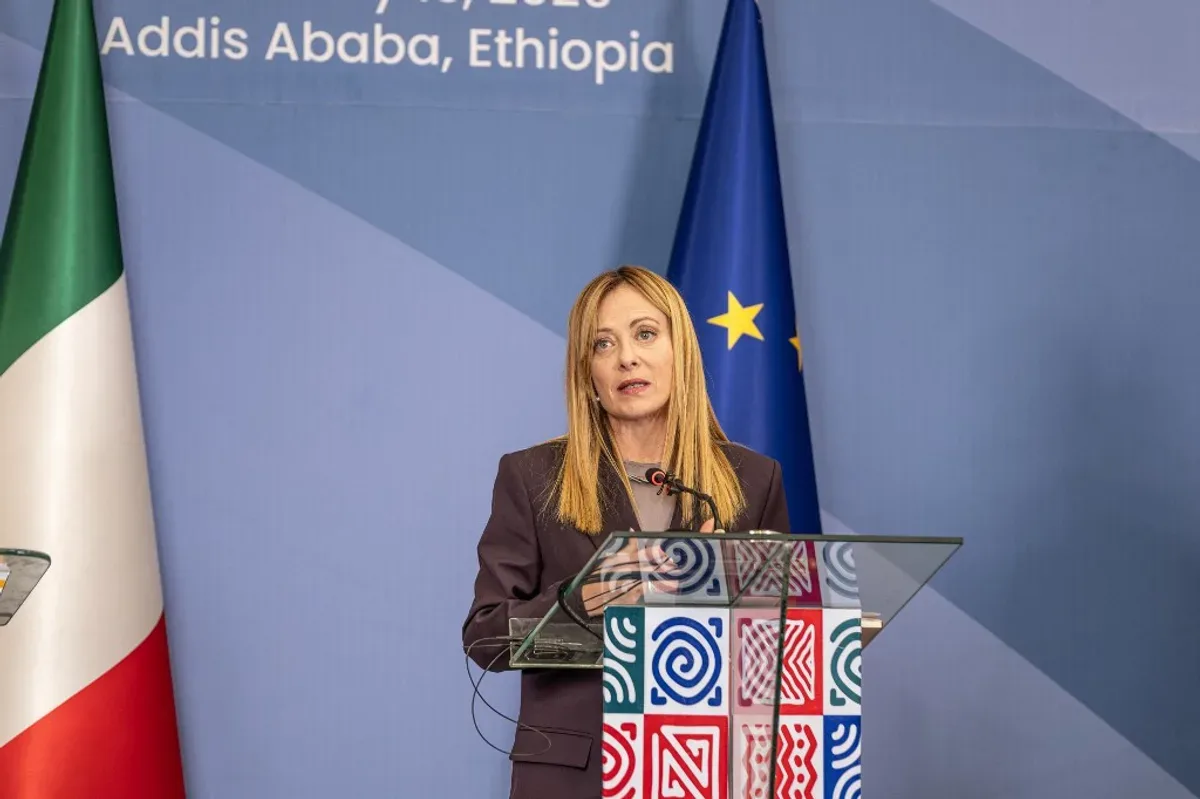 Giorgia Meloni vorbește despre bugetul UE în Addis Ababa.