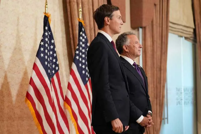 Negocieri între oficiali americani și iranieni pentru pace în Orientul Mijlociu.