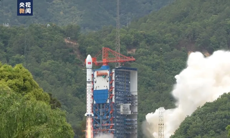 Lansare de rachetă din China pentru sateliți de testare a internetului.