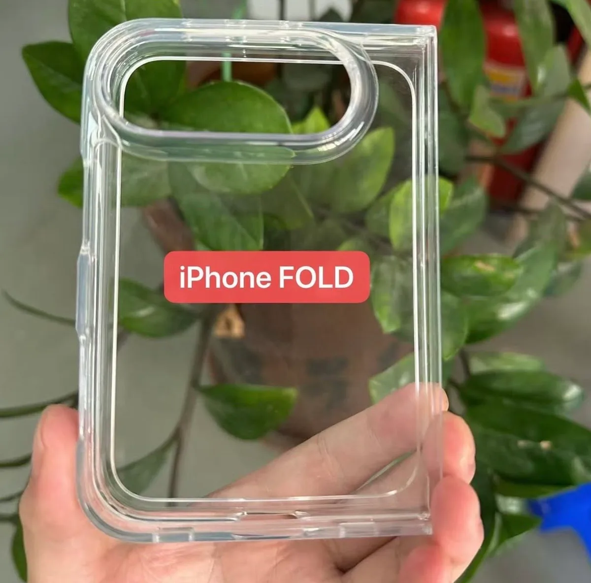 Husă clară pentru iPhone Fold cu inscripția specifică.