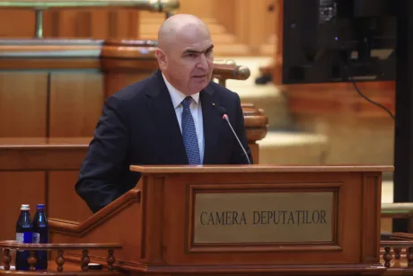Ilie Bolojan discută despre moțiunea de cenzură în Parlament.