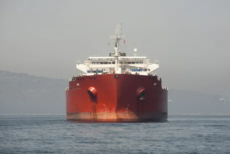 Două superpetroliere iraniene au intrat în Golful Persic în ciuda blocadei impuse de SUA - Sancțiunile americane ar putea afecta exporturile de țiței ale Iranului
