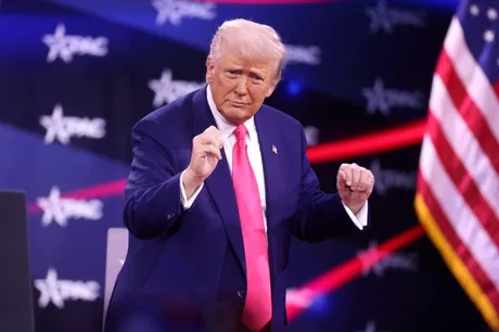 Donald Trump discută despre situația din Iran și posibile acțiuni militare.