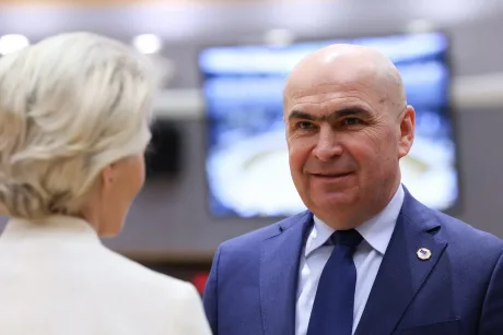 Ilie Bolojan discutând cu Ursula von der Leyen despre PNRR.