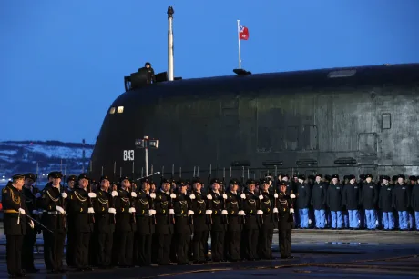 Submarin rusesc din clasa Kilo la suprafață, observat de NATO.