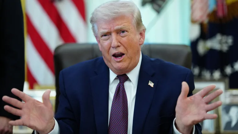 Donald Trump discutând despre inflație și prețurile energiei.