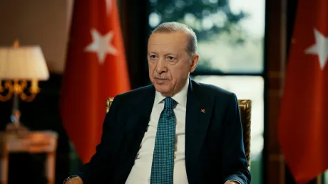 Recep Tayyip Erdogan discută despre redeschiderea Strâmtorii Hormuz pentru transportul de petrol.