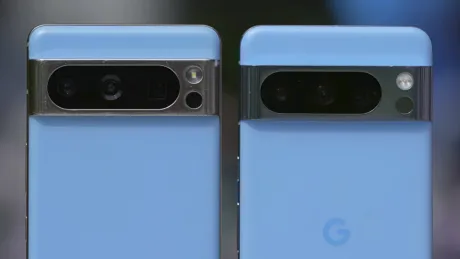Clonă a Pixel 8 Pro cu design similar, dar hardware diferit.