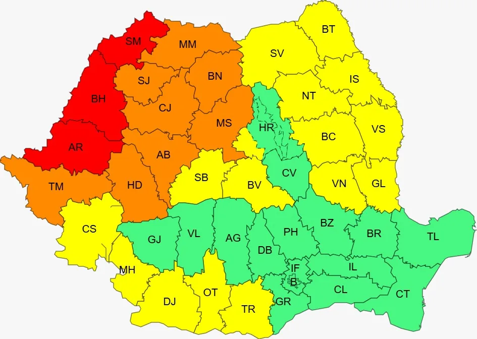 Harta României cu avertizări de caniculă și coduri de temperatură.