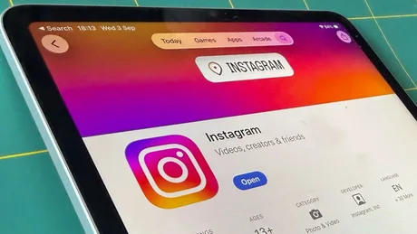 Ecranul unei tablete care afișează aplicația Instagram deschisă.
