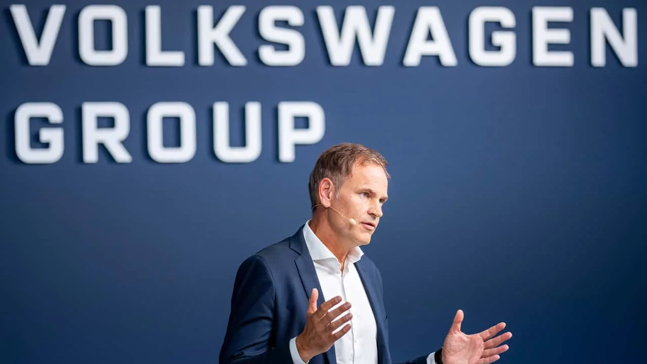 Oliver Blume discutând despre strategia grupului Volkswagen.