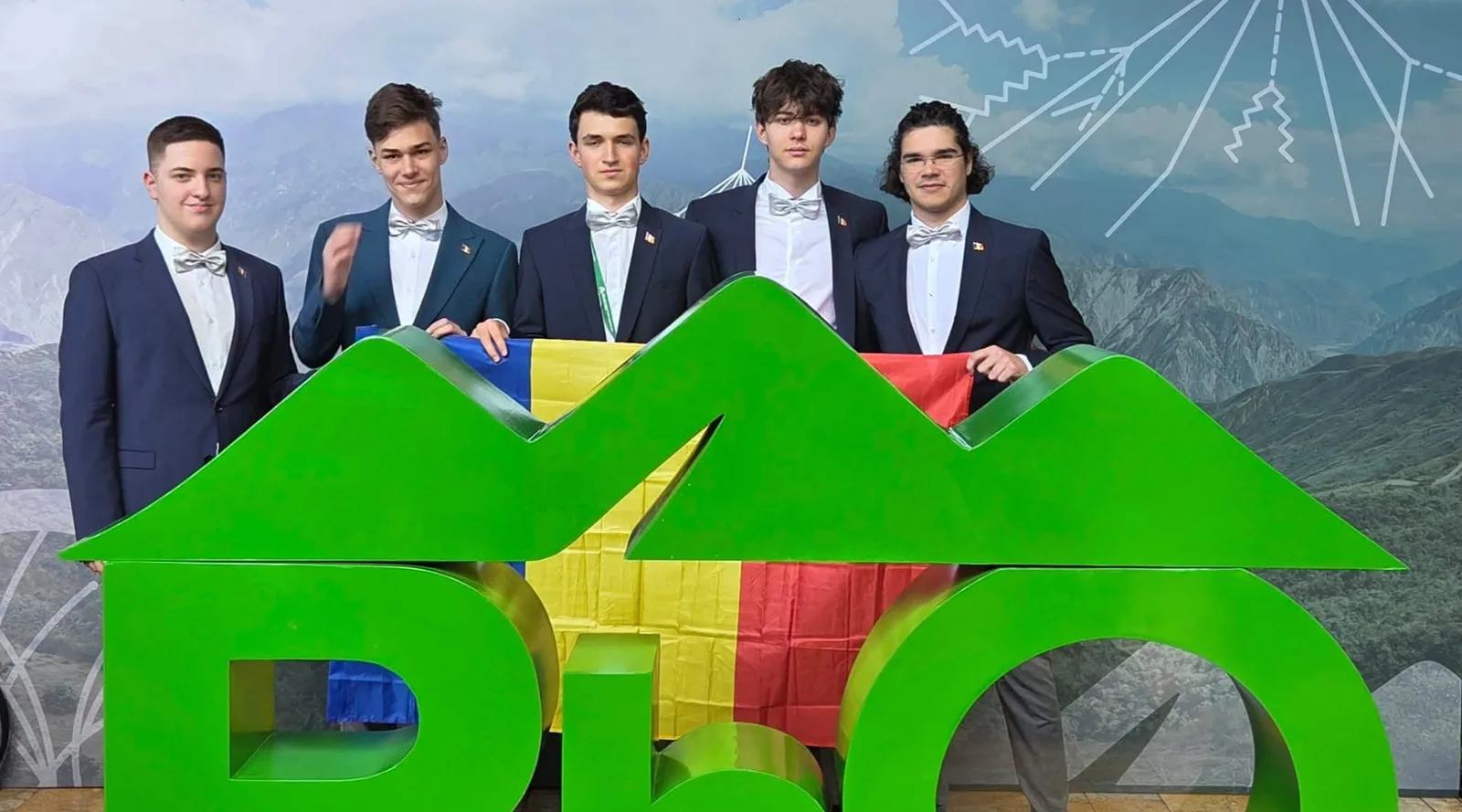 Elevii români au obținut medalii la Olimpiada de Fizică din Columbia.