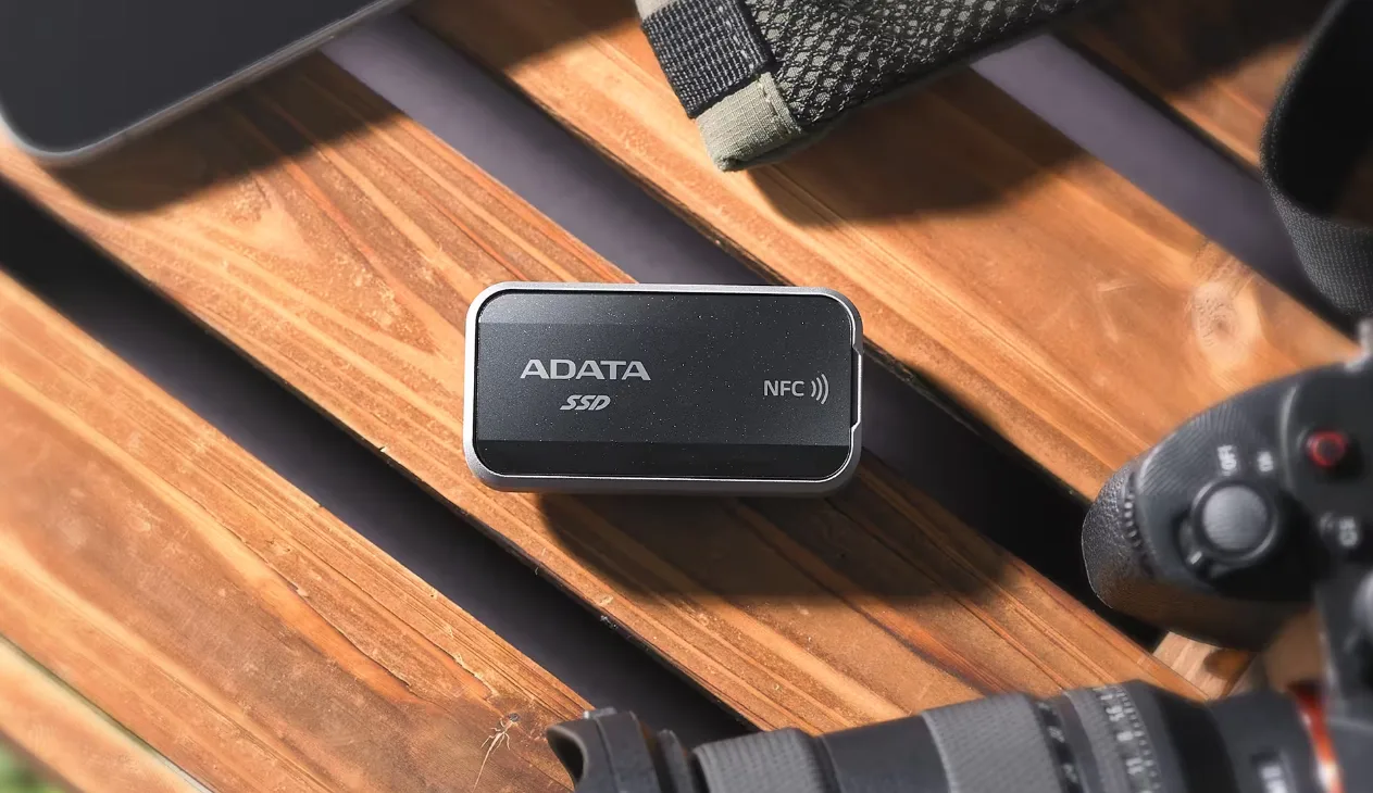 SSD portabil Urban Tapsafe, cu deblocare NFC și viteză mare de transfer.