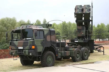Baterie antiaeriană Patriot pregătită pentru apărarea Cretei în fața amenințărilor iraniene.