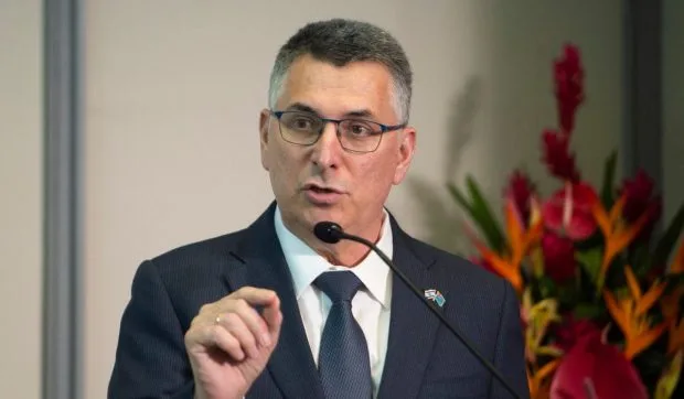 Ministrul de Externe al Israelului discutând despre recunoașterea genocidului armean.