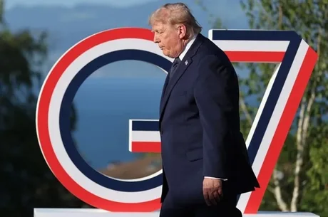 Donald Trump la summitul G7, discutând despre securitatea maritimă și deminarea Ormuz.