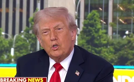 Donald Trump discută despre amenințările la adresa Iranului și infrastructurii energetice.