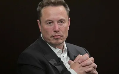 Elon Musk discută despre planurile SpaceX pentru explorarea Lunii și Marte.