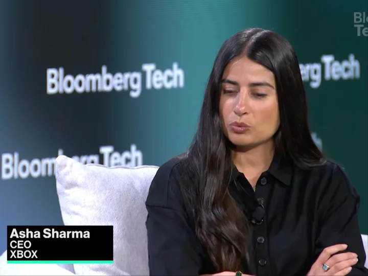 Asha Sharma discutând despre viitorul diviziei Xbox la Bloomberg Tech.