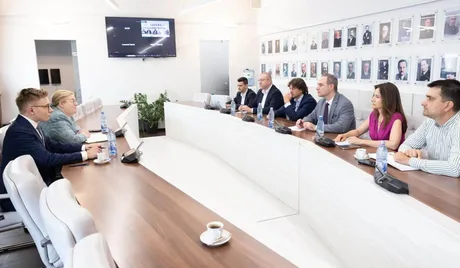 Discuții între oficiali despre ratingul României și consolidarea fiscală.