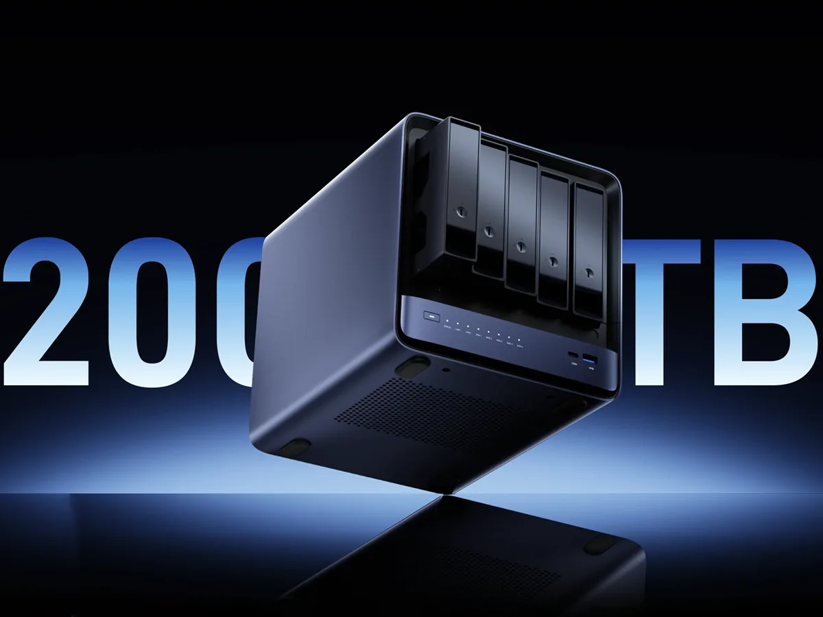 NAS-ul N5 Max-P495 cu capacitate de stocare de 200 TB.