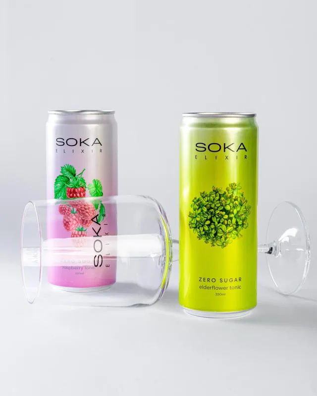 Băuturi tonice SOKA Elixir cu arome de soc și zmeură, fără zahăr.