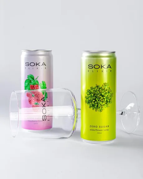 Băuturi tonice SOKA Elixir cu arome de soc și zmeură, fără zahăr.