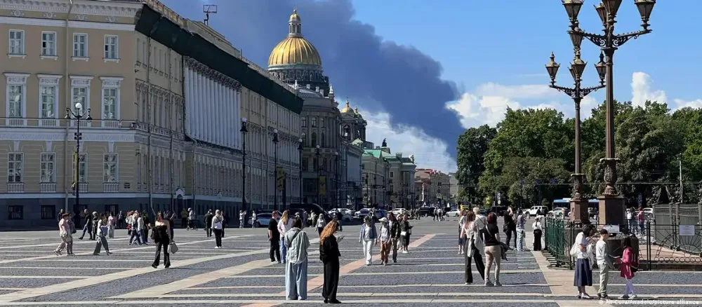 Atacurile cu drone atribuite Ucrainei lovesc infrastructura din Sankt Petersburg, în ziua Forumului Economic SPIEF - Kremlinul folosește incidentul ca argument pentru continuarea războiului