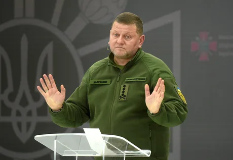 Valeri Zalujnîi discută despre necesitatea reformării NATO pentru a răspunde amenințărilor actuale.