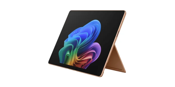 Noua tabletă Surface Pro cu design similar, dar specificații îmbunătățite.