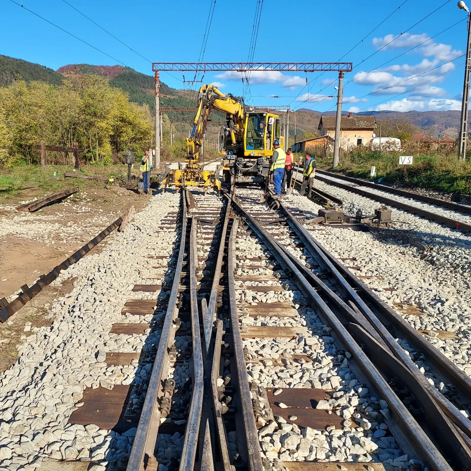 Lucrări de modernizare a infrastructurii feroviare pe tronsonul Craiova – Filiași.